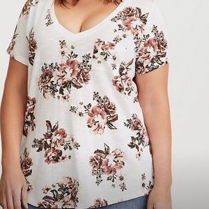Torrid white floral v neck tee size 2